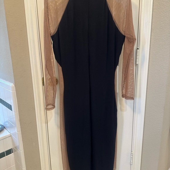 MAXI Black Lined & Tan Mesh Peek a Boo Shoulders & Sides Dress Size L NWOT - Picture 9 of 12